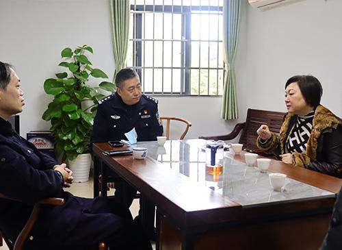 加强党建共建，亲昵警企关系